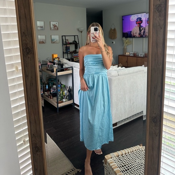 Abercombie & Fitch Adjustable Strap Satin Dress - Picture 7 of 7